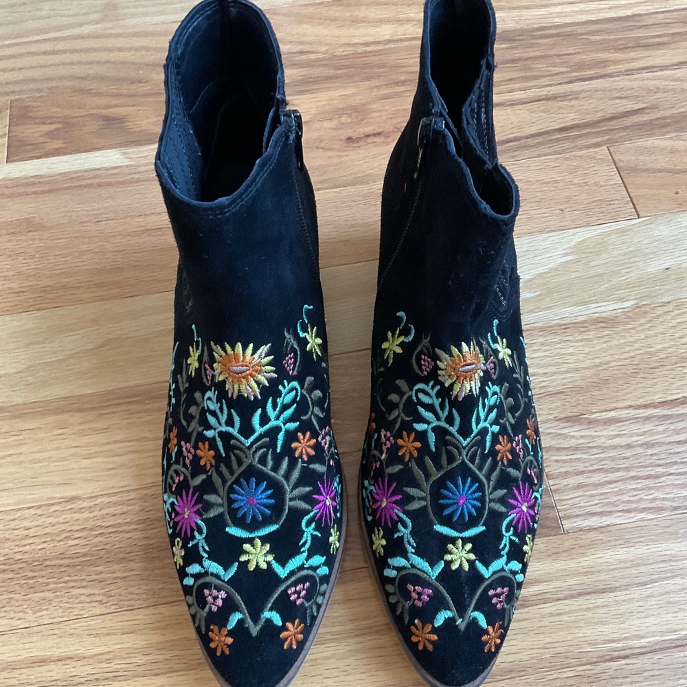 Diba Petal Suede Floral Embroidered Boots Black Size 7